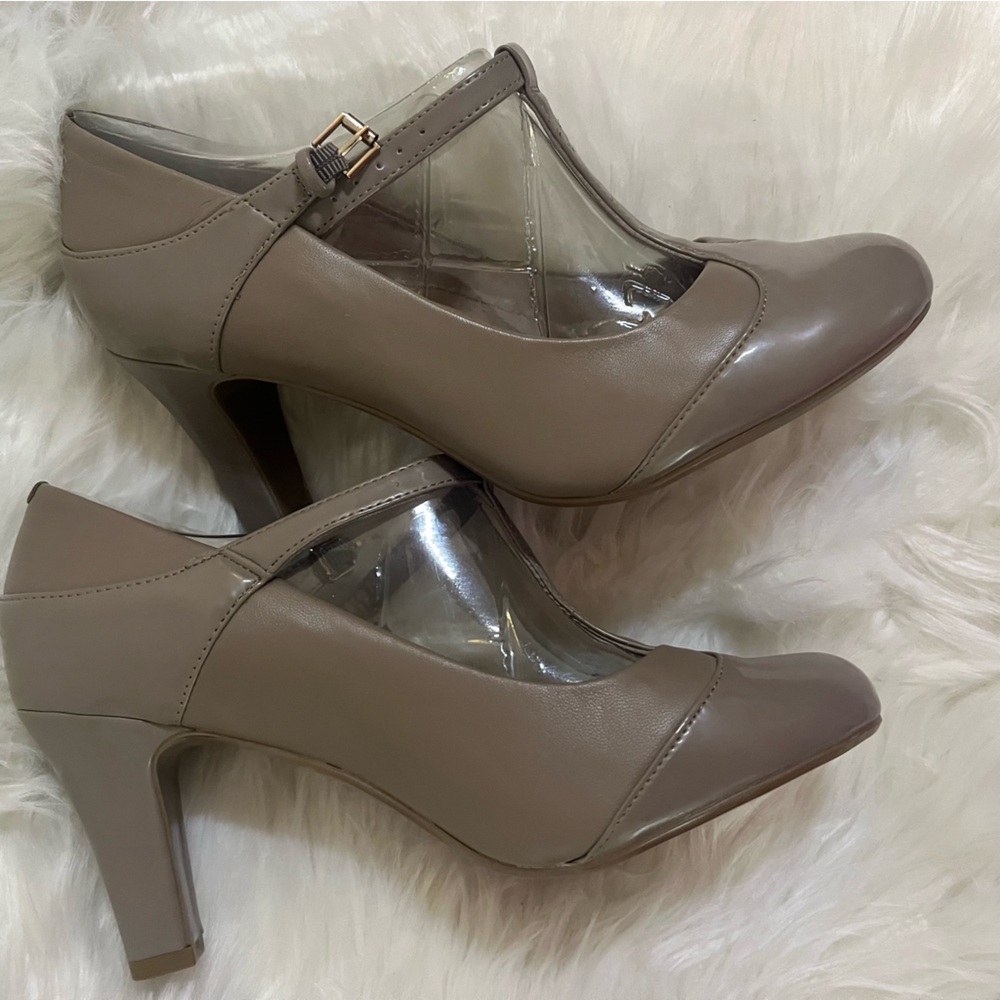 Gray beige, neutral toned “greige” cute t-strap Mary Jane heels